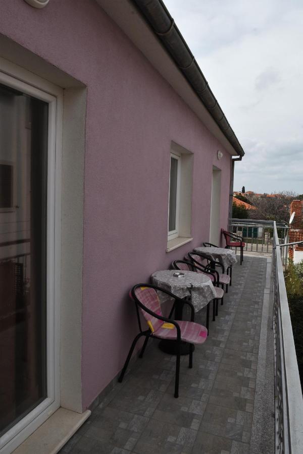 Apartment Manigo Supetar Exteriör bild