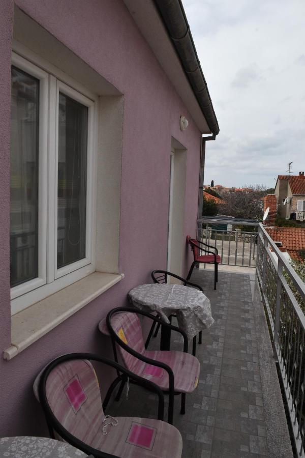 Apartment Manigo Supetar Exteriör bild