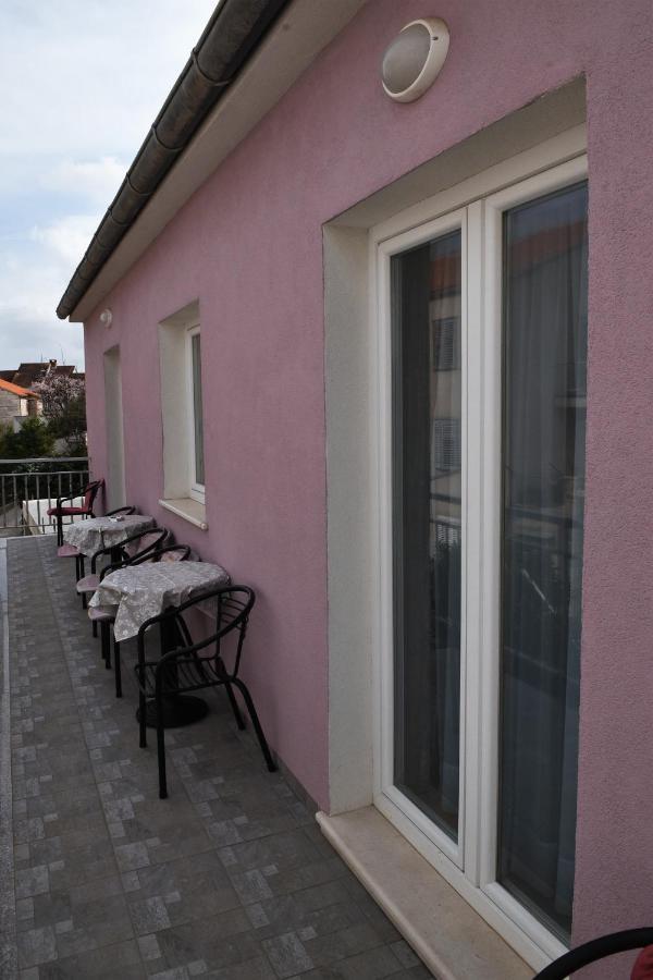 Apartment Manigo Supetar Exteriör bild